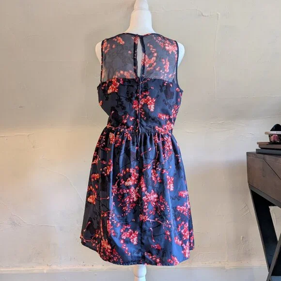 guess tasha sakura floral mesh dress ASO teen wolf lydia martin (size 8) - Picture 6 of 7